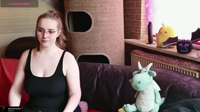 GamerGirl Eve online show from May 6, 2:43 pm