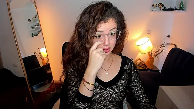 Cassandra Caiin online show from March 7, 2:57 pm