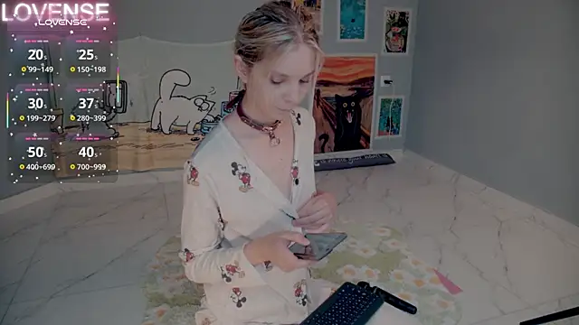 Snapshot of Careful_i_bite chatting on September 19, 4:55 am Careful i bite online show from September 19, 4:55 am