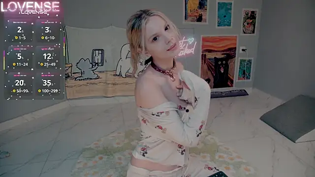 Snapshot of Careful_i_bite chatting on September 21, 6:23 am Careful i bite online show from September 21, 6:23 am