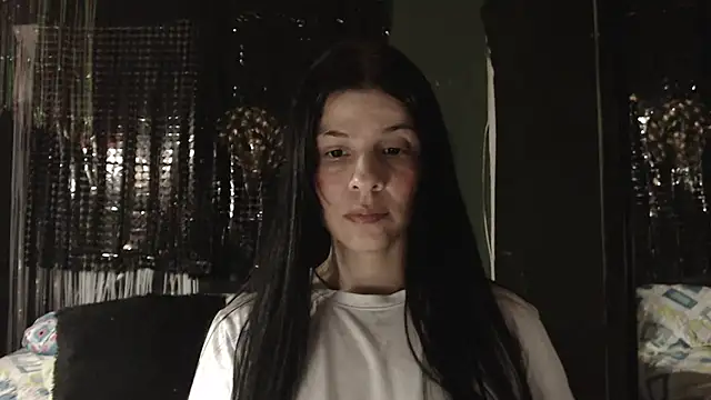 Snapshot of Estefani_32 chatting on October 14, 12:24 am Estefani 32 online show from October 14, 12:24 am