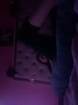 Snapshot of Flossy_Vettie chatting on October 5, 10:48 pm Flossy Vettie online show from October 5, 10:48 pm