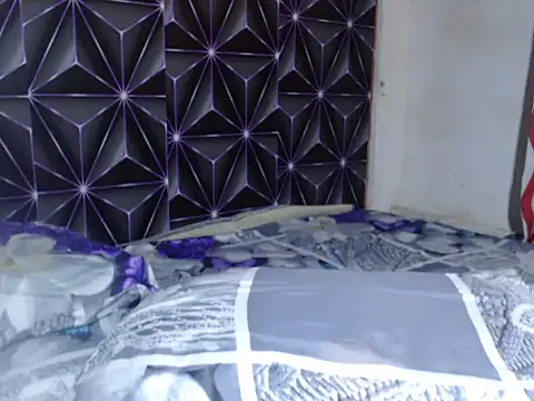 Snapshot of hotsinglemommm chatting on October 2, 8:08 am hotsinglemommm online show from October 2, 8:08 am