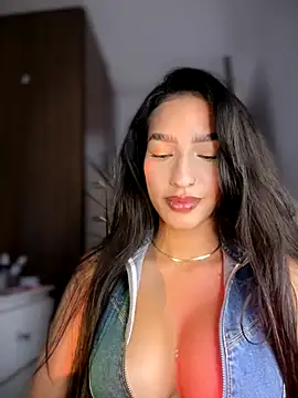 DulceLenns online show from December 22, 8:23 pm