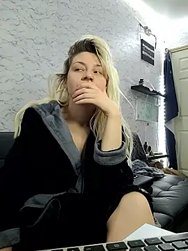 ScarletCallings420 online show from January 11, 8:14 pm