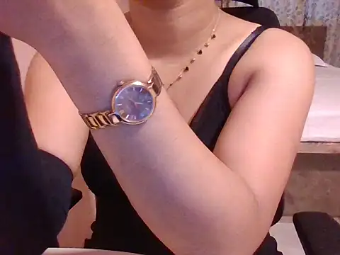 Pinky 4 online show from November 6, 1:44 am