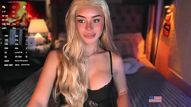 ZyraGoddes online show from May 14, 8:25 pm