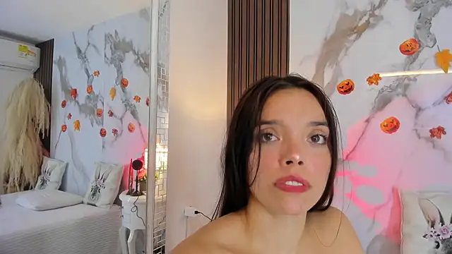 hannahill69 online show from October 24, 5:14 am