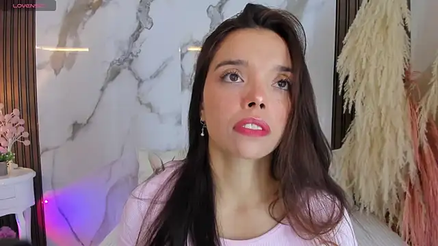 hannahill69 online show from September 25, 4:55 am