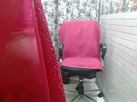 LovingPihu online show from October 28, 8:20 am