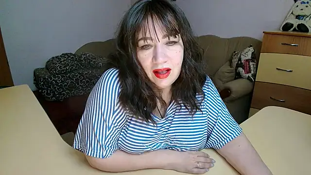 Lucretia Goldi  online show from February 25, 10:52 pm