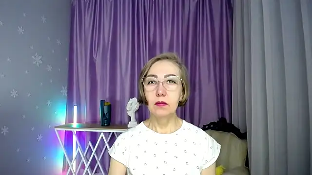 queen a n i online show from November 14, 10:04 am