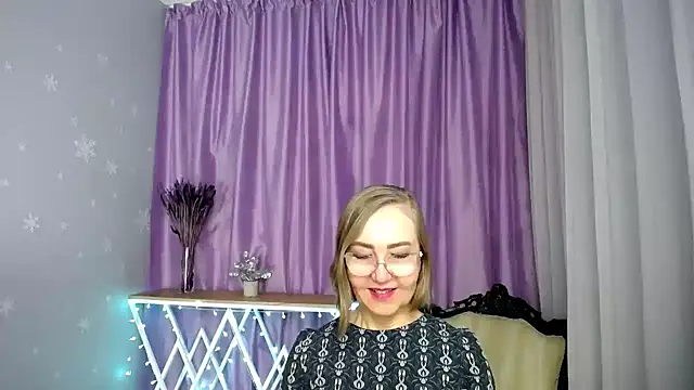 queen a n i online show from April 13, 11:22 am