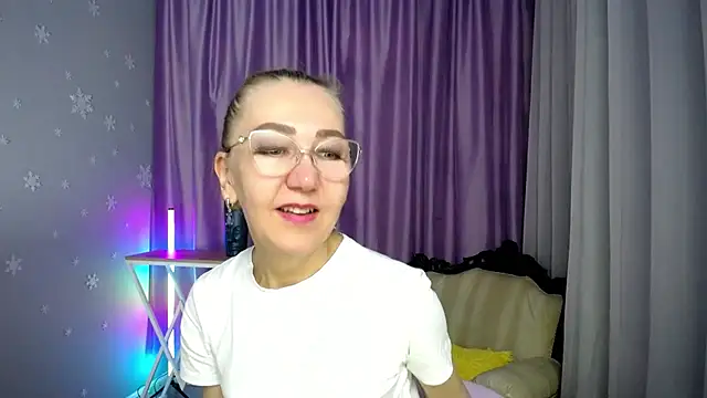 queen a n i online show from September 21, 11:20 am