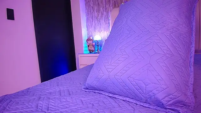 lay navas online show from November 24, 7:49 pm