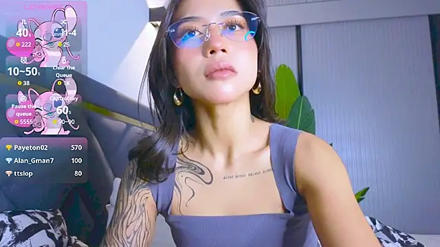 Mia Tin online show from November 19, 3:34 pm