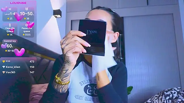 Snapshot of Mia_Tin chatting on October 17, 3:15 pm Mia Tin online show from October 17, 3:15 pm