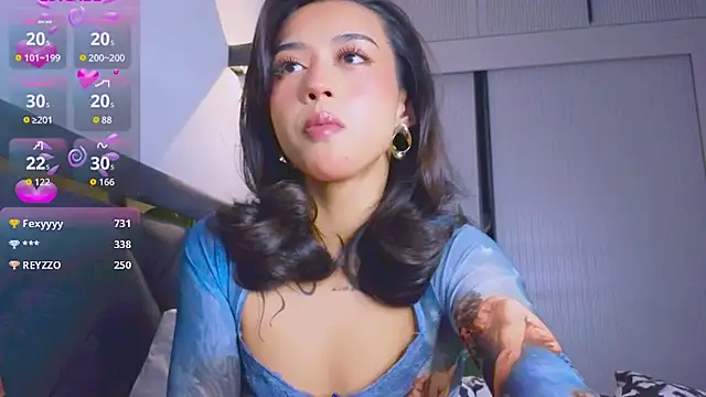 Snapshot of Mia_Tin chatting on October 31, 8:46 pm Mia Tin online show from October 31, 8:46 pm