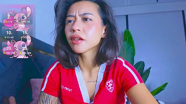 Snapshot of Mia_Tin chatting on October 8, 4:00 pm Mia Tin online show from October 8, 4:00 pm