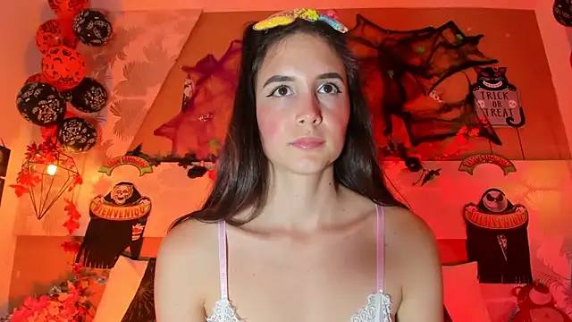 Snapshot of Rachel_Foxy chatting on October 31, 11:31 pm Rachel Foxy online show from October 31, 11:31 pm