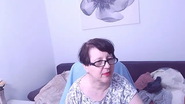 ChristaRose online show from February 8, 3:32 am