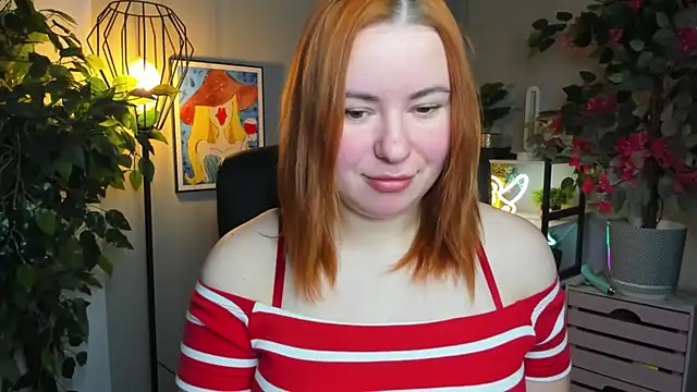 LAYLAxSTAR online show from November 18, 8:37 am