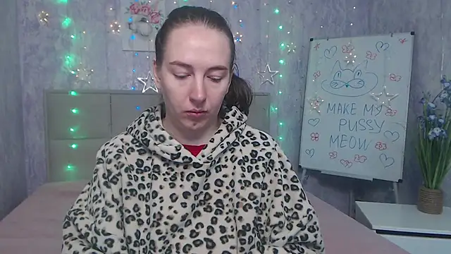 KaleyReed online show from October 2, 5:45 am