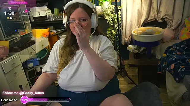 Snapshot of Geeky_Kitten chatting on September 9, 1:44 pm Geeky Kitten online show from September 9, 1:44 pm