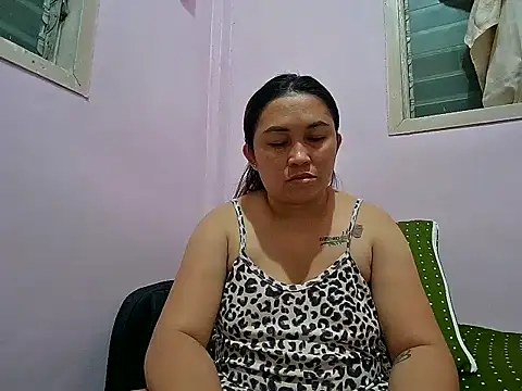 Snapshot of LalaiAsian chatting on October 6, 3:29 pm LalaiAsian online show from October 6, 3:29 pm