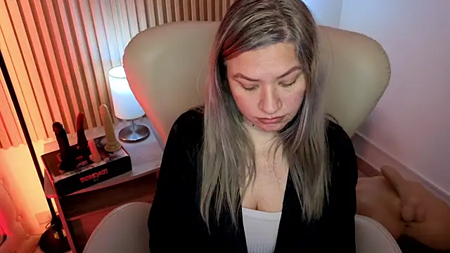 Snapshot of MarianL0ve chatting on September 27, 12:12 pm MarianL0ve online show from September 27, 12:12 pm