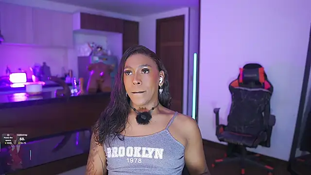 Snapshot of AmberRaus chatting on October 1, 2:49 am AmberRaus online show from October 1, 2:49 am