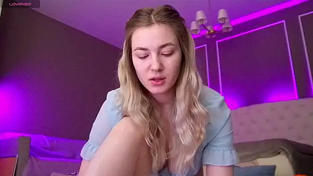 Snapshot of elinanortas chatting on October 23, 1:11 am elinanortas online show from October 23, 1:11 am