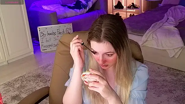 Snapshot of elinanortas chatting on October 12, 1:30 am elinanortas online show from October 12, 1:30 am