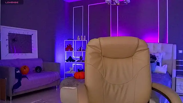 Snapshot of elinanortas chatting on October 31, 1:40 am elinanortas online show from October 31, 1:40 am