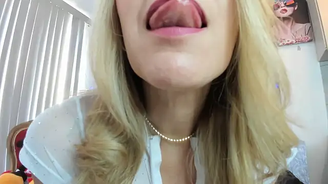 Snapshot of ashleymilf_1 chatting on October 15, 3:25 pm ashleymilf 1 online show from October 15, 3:25 pm