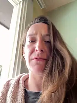 Mini And The Bear online show from March 6, 4:57 pm