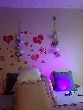 Snapshot of BellaBellaHot chatting on October 2, 9:47 am BellaBellaHot online show from October 2, 9:47 am