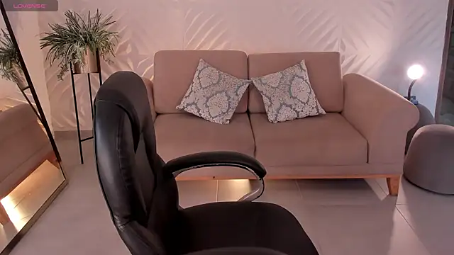 Snapshot of NaomiSainz chatting on October 22, 12:32 pm NaomiSainz online show from October 22, 12:32 pm