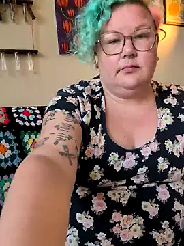 Snapshot of PotOfGreer chatting on October 2, 5:29 pm PotOfGreer online show from October 2, 5:29 pm