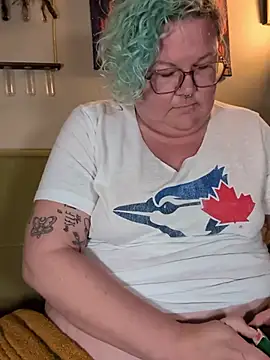 Snapshot of PotOfGreer chatting on November 1, 12:04 am PotOfGreer online show from November 1, 12:04 am