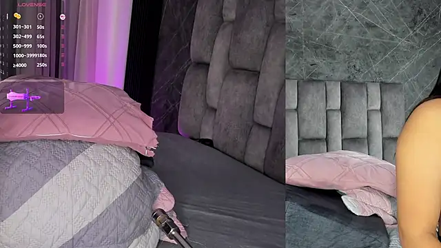 Snapshot of emily_fox1 chatting on September 25, 12:04 pm emily fox1 online show from September 25, 12:04 pm