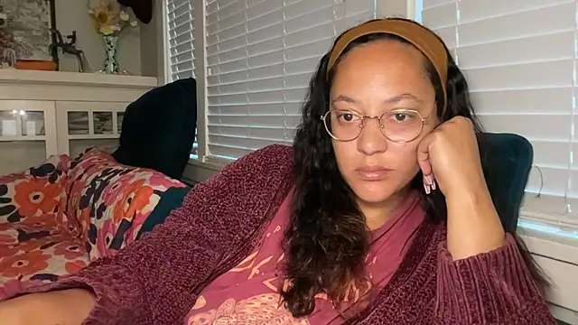 dreamyriri online show from April 10, 1:39 pm