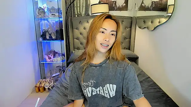 Snapshot of reighnempress chatting on September 18, 1:59 am reighnempress online show from September 18, 1:59 am