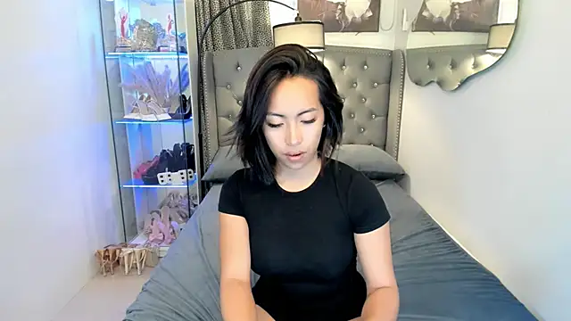 reighnempress online show from January 12, 4:29 am