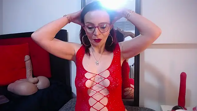 Snapshot of Miss_ellien chatting on October 11, 5:45 am Miss ellien online show from October 11, 5:45 am