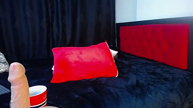 Snapshot of Miss_ellien chatting on October 25, 4:53 am Miss ellien online show from October 25, 4:53 am