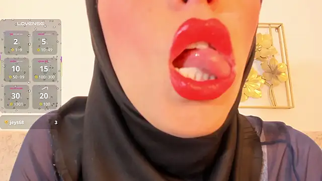 Snapshot of hanajameela chatting on October 15, 11:57 am hanajameela online show from October 15, 11:57 am