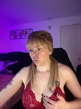 carolina16love online show from February 22, 12:00 am