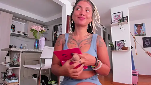 karlye 5 online show from December 4, 1:13 pm