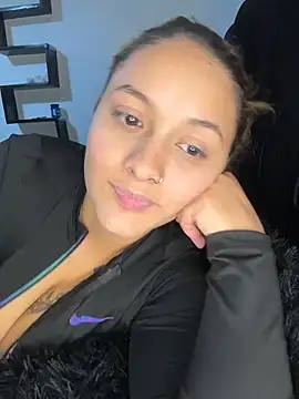 Emiily W online show from March 4, 6:36 pm